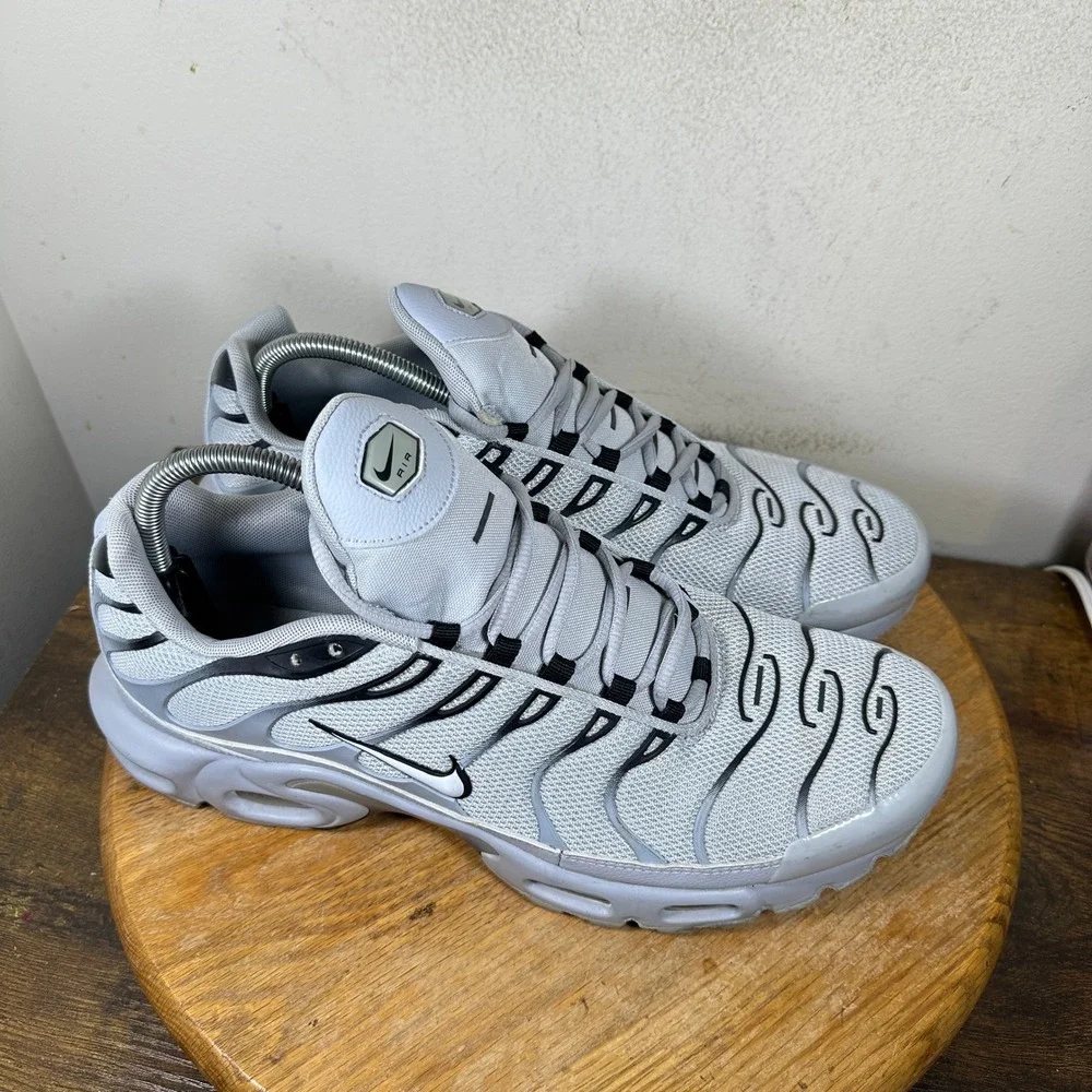 Nike Air Max Plus TN Wolf Grey Black 852630-021 Mens Size 12 Shoes